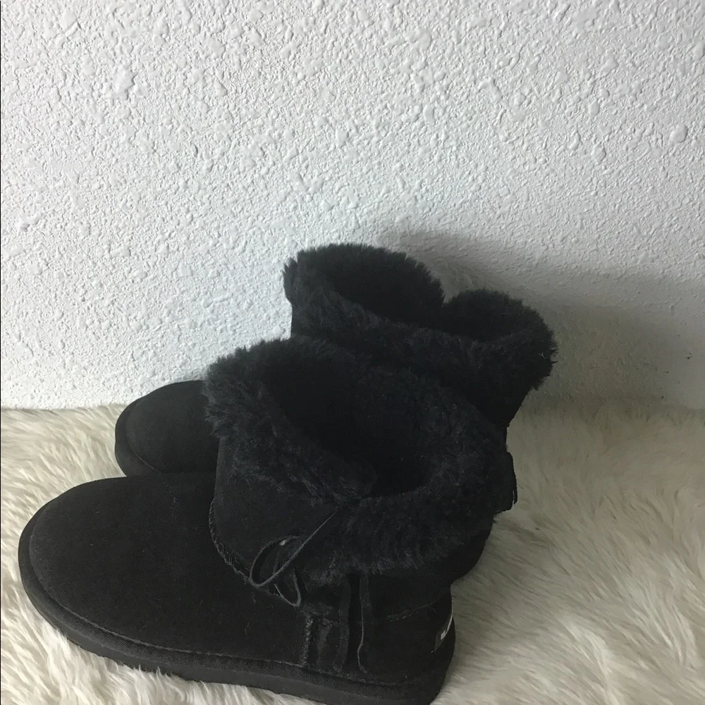Lamo black suede winter boots size 6
